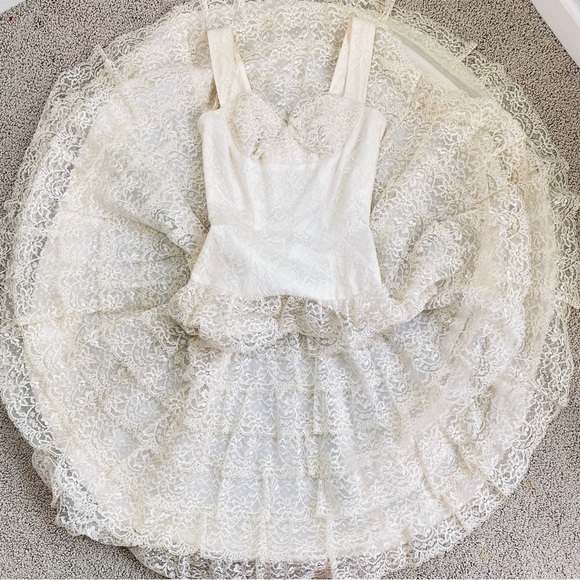 Lilli Diamond Lace Dress - Picture 13 of 13